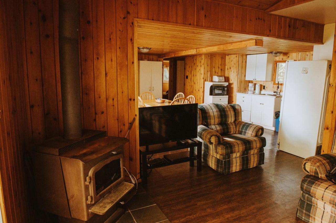 Lang Lake Resort Espanola Extérieur photo