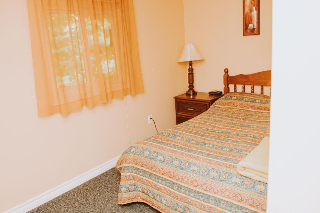 Lang Lake Resort Espanola Extérieur photo