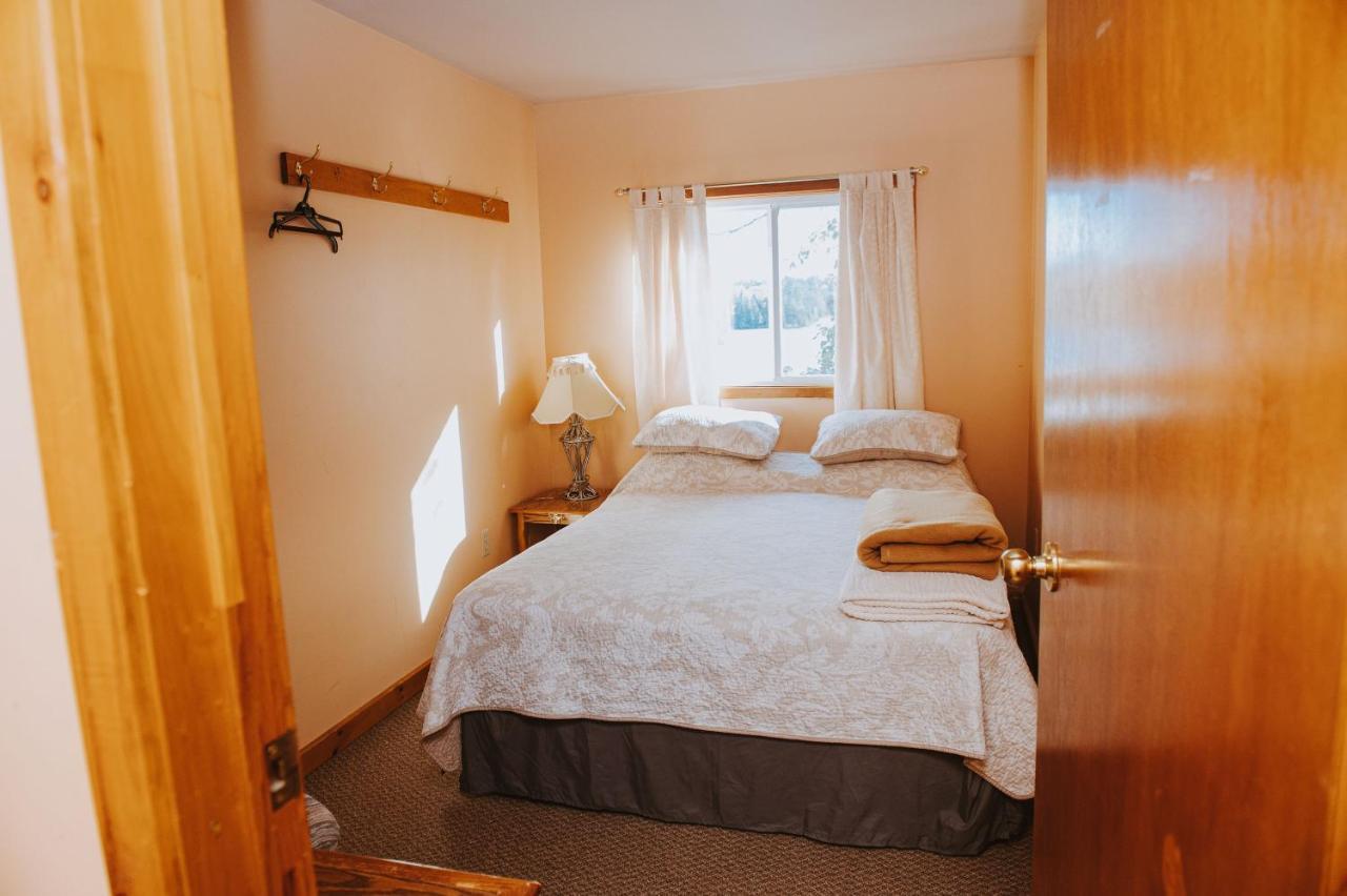 Lang Lake Resort Espanola Extérieur photo