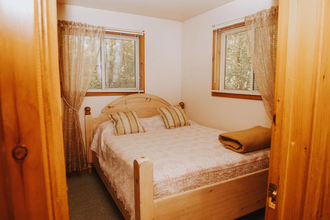 Lang Lake Resort Espanola Extérieur photo