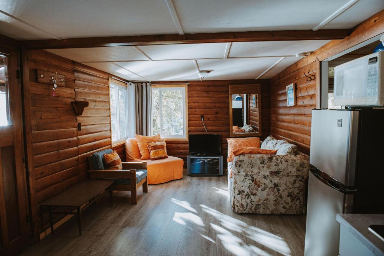 Lang Lake Resort Espanola Extérieur photo