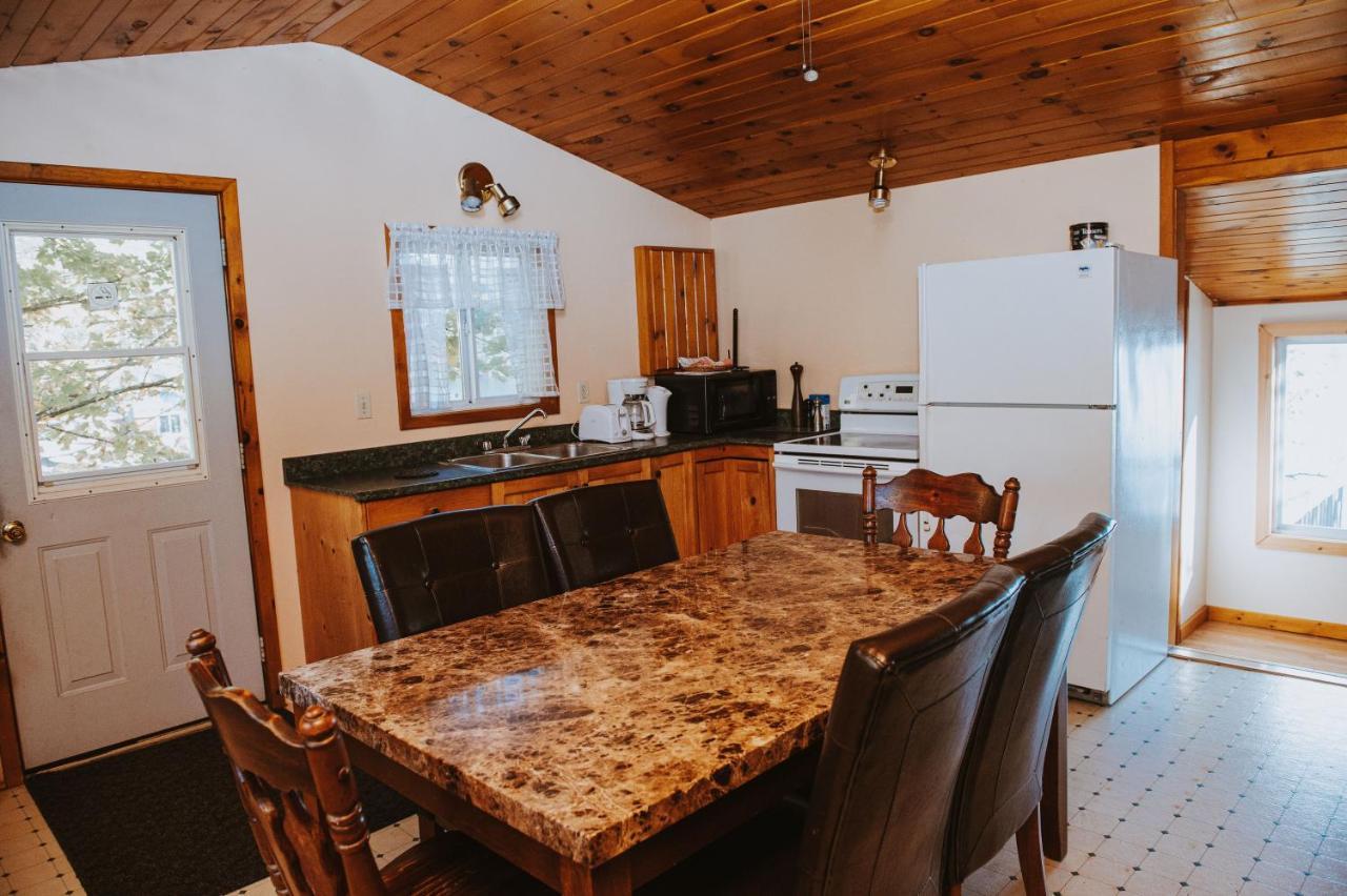 Lang Lake Resort Espanola Extérieur photo