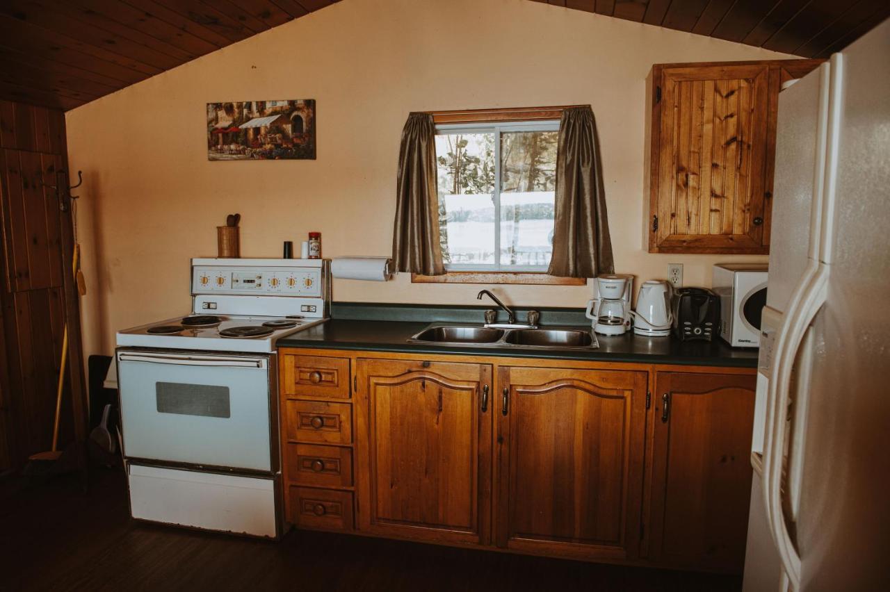 Lang Lake Resort Espanola Extérieur photo